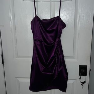 adjustable straps fits like a medium